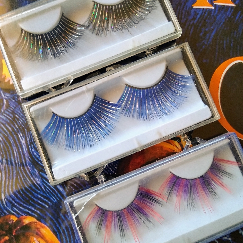 5/$13 NWOT Costume Lashes - Picture 6 of 6